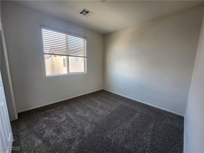 Building Photo - 8521 W Kellman Ave