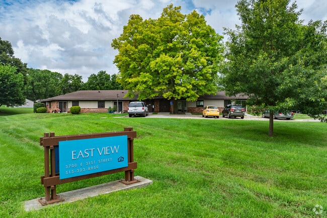 Building Photo - Eastview Manor