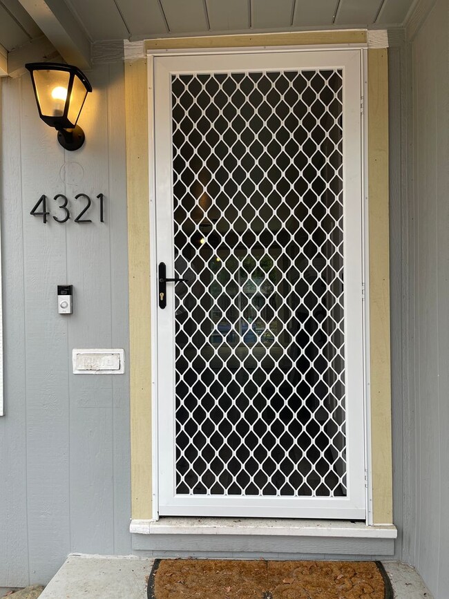 Building Photo - Bright, Updated Home with Garage, Laundry, and Private Yard