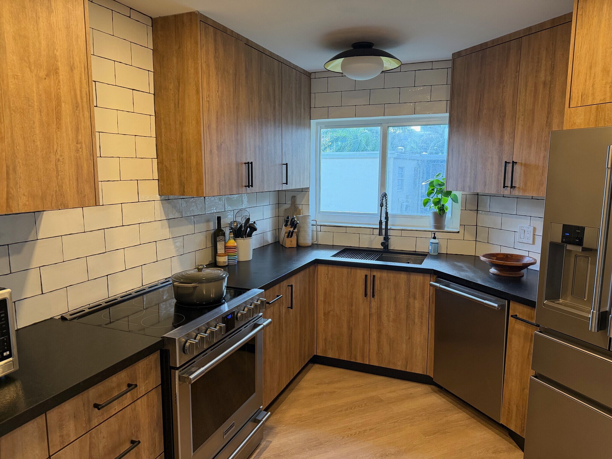 Building Photo - 818 SE 4th St