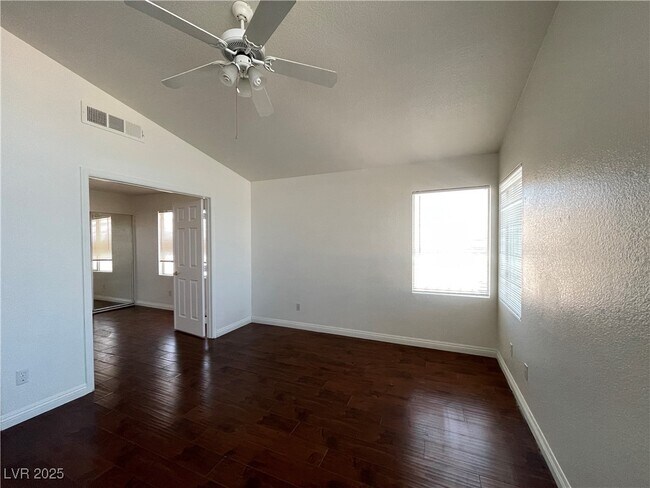 Building Photo - 4364 Mesa Hill Dr
