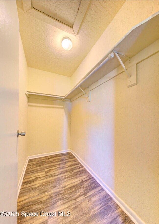 Building Photo - 2190 Forest Knoll Dr NE