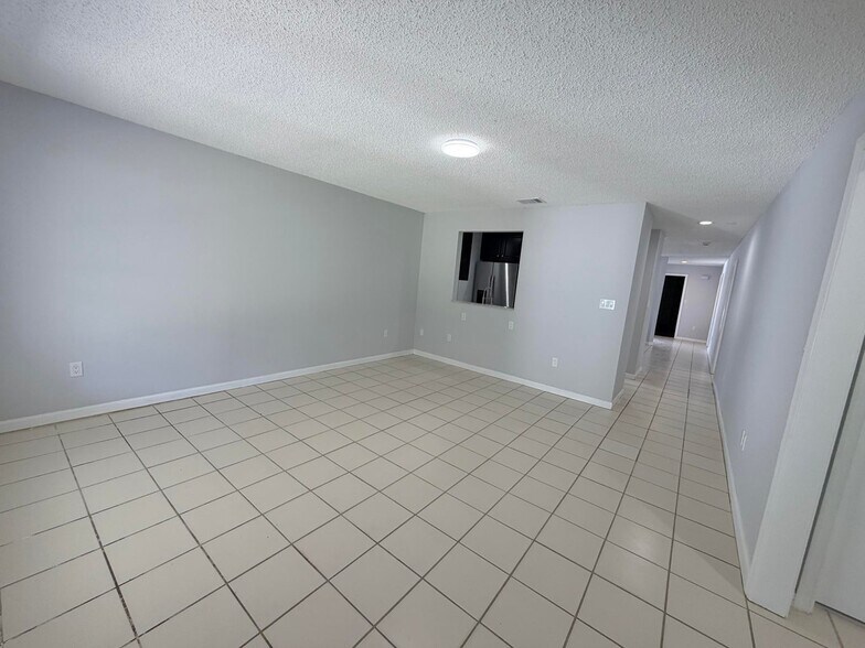 Building Photo - 182 Sparrow Dr
