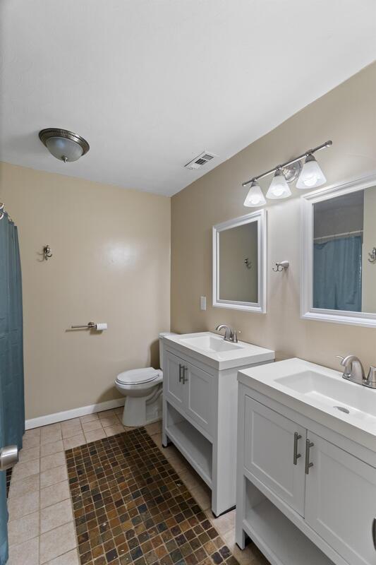 Building Photo - 209 W Bayview Blvd