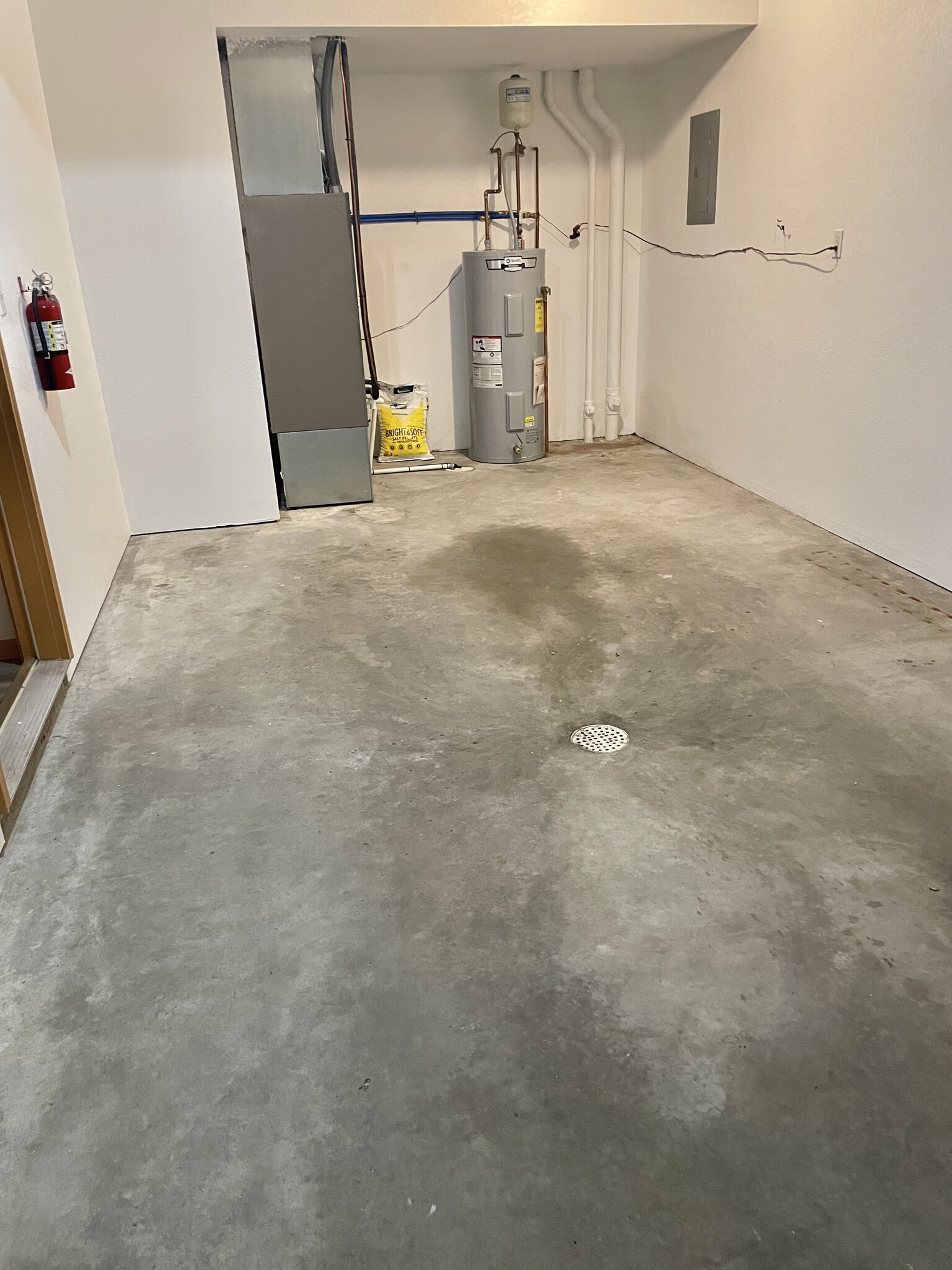 One car garage - 5309 Deer Valley Dr