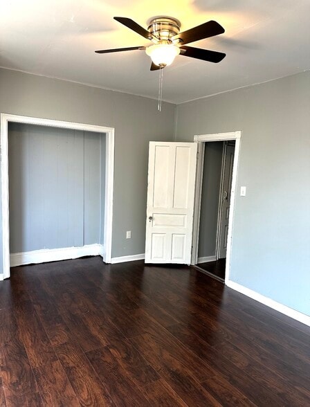 Front bedroom - 4909 Cedar Ave