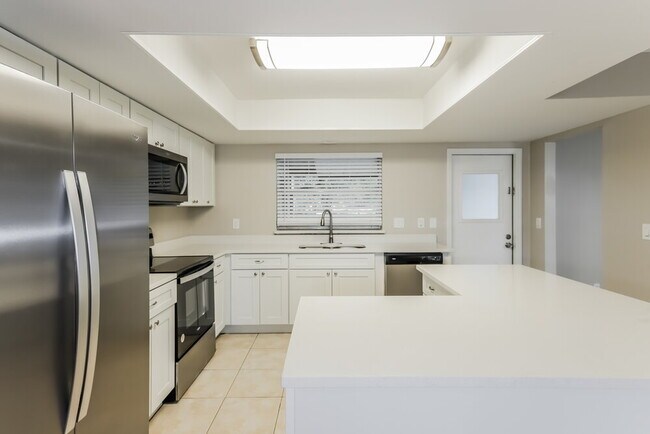 Building Photo - 504 Mahogany Dr