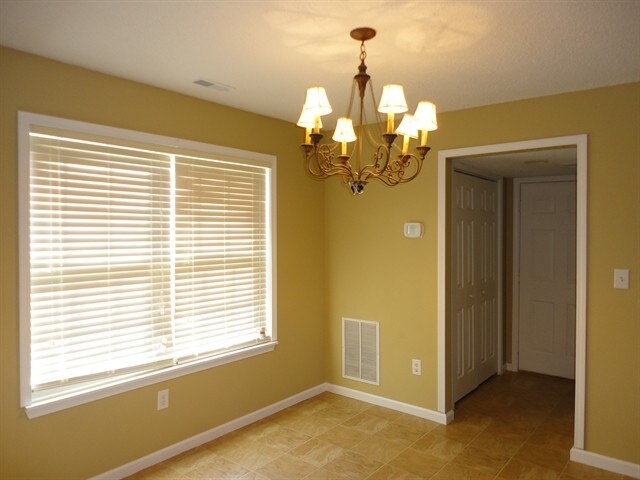 Building Photo - 15318 Ten Point Dr