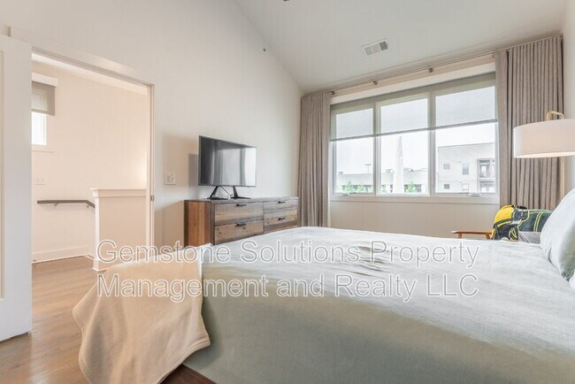 Building Photo - 815 Melpark Ct