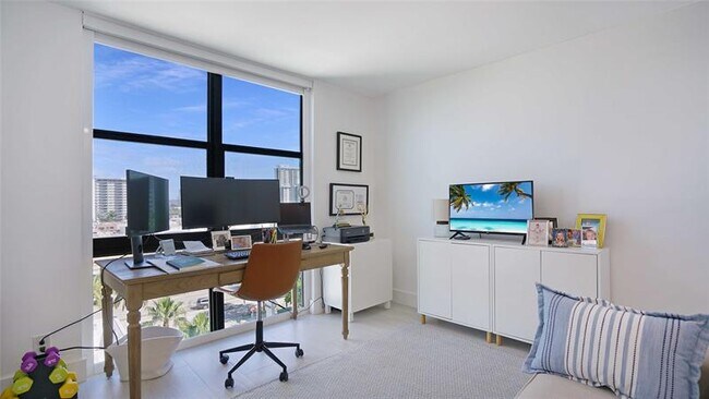 Building Photo - 3031 N Ocean Blvd