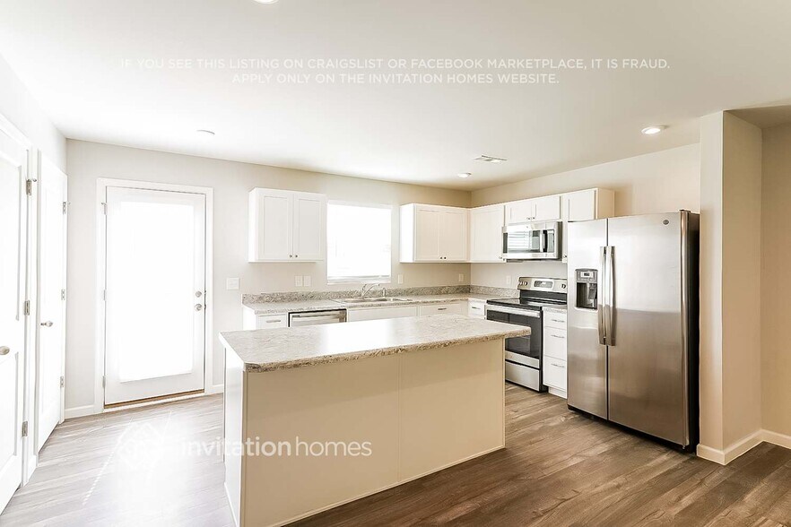 Building Photo - 2101 Brokeshire Dr