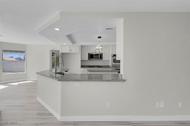Building Photo - 3604 N Campbell Rd
