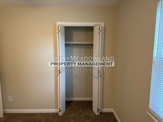 Building Photo - 103 Mapletree Ln