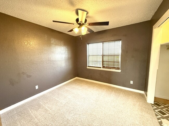 Building Photo - 1654 Ponderosa Rd