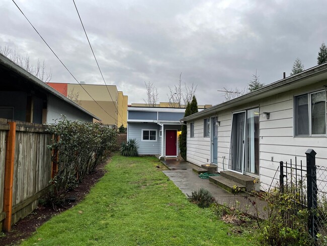 Building Photo - 1600 SE 168th Ave