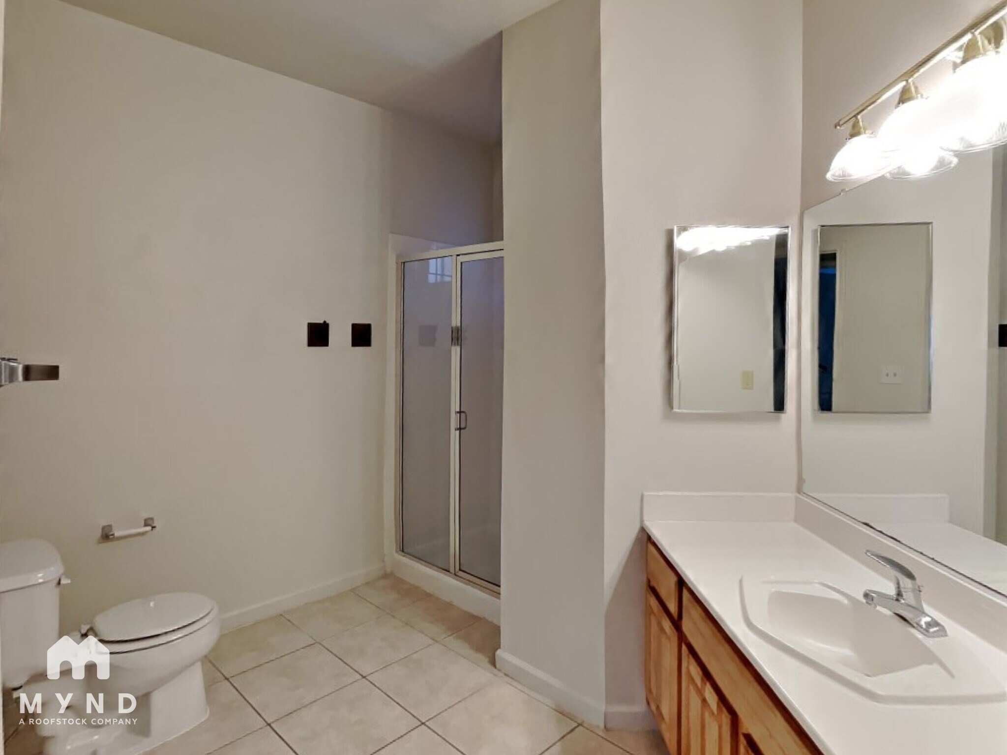 Building Photo - 900 S Meadows Pkwy