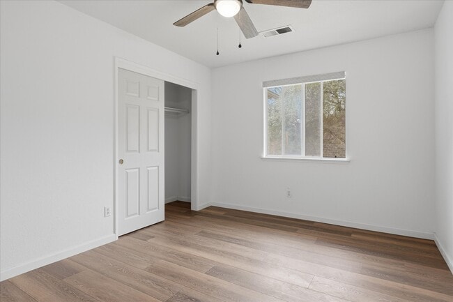 Building Photo - 43379 Leach Rd