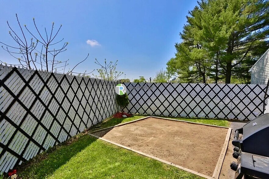 Building Photo - 58 Buzzell Ln