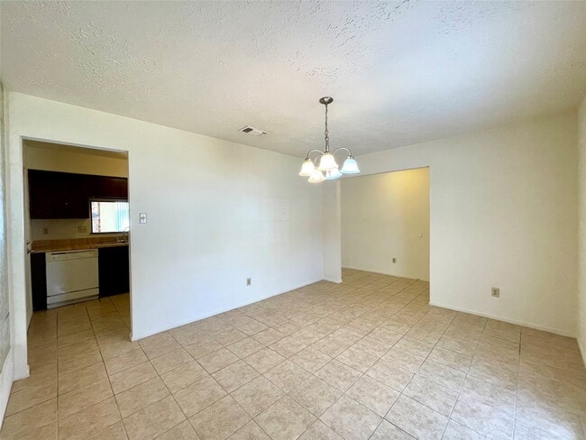Building Photo - 4502 Mossygate Dr