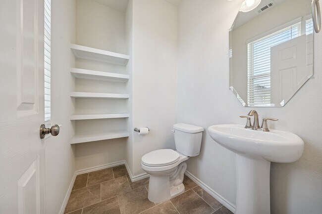 Building Photo - 8604 Hollyoaks Creek Ln