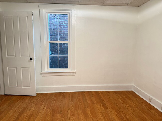 Building Photo - 3 Bedroom, 2 Bath Home in Manheim - Fenced...