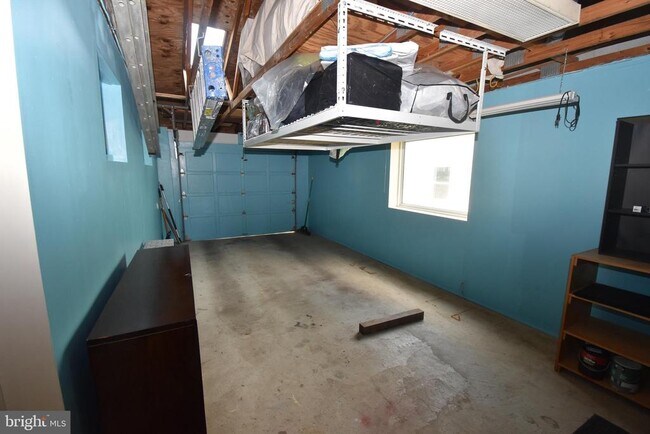 Building Photo - 6518 Byrnes Dr