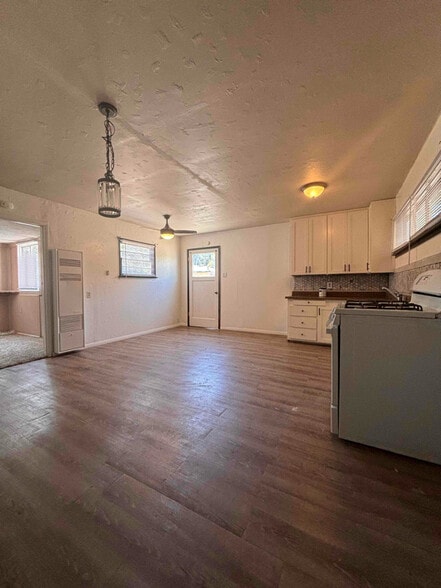 Primary Photo - 3731 Polk St