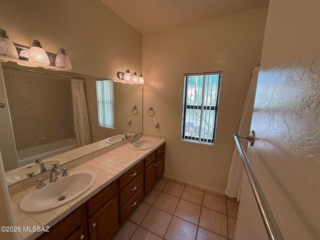 Building Photo - 6141 N Paseo Zaldivar