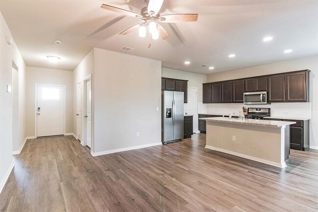 Building Photo - 2001 Fairhaven Gtwy