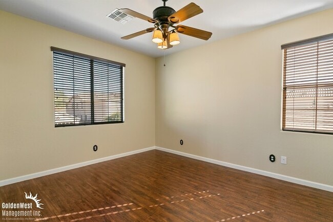 Building Photo - Beautiful 4Bdm 2.5Ba Tuscan-Inspired Home Located in the Norterra Area of Phoenix!