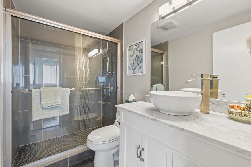 Building Photo - 6301 Stevenson Ave