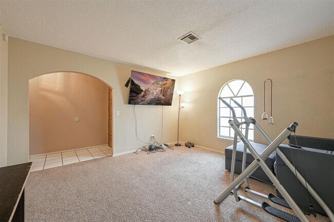 Building Photo - 1621 Kavel Dr