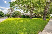 Building Photo - 7712 N Richland Blvd