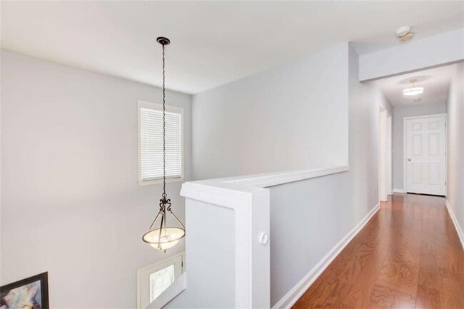 Building Photo - 513 Stepney Ct SE