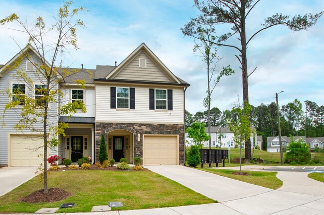 Building Photo - Spacious 3-Bedroom Townhome in Durham!