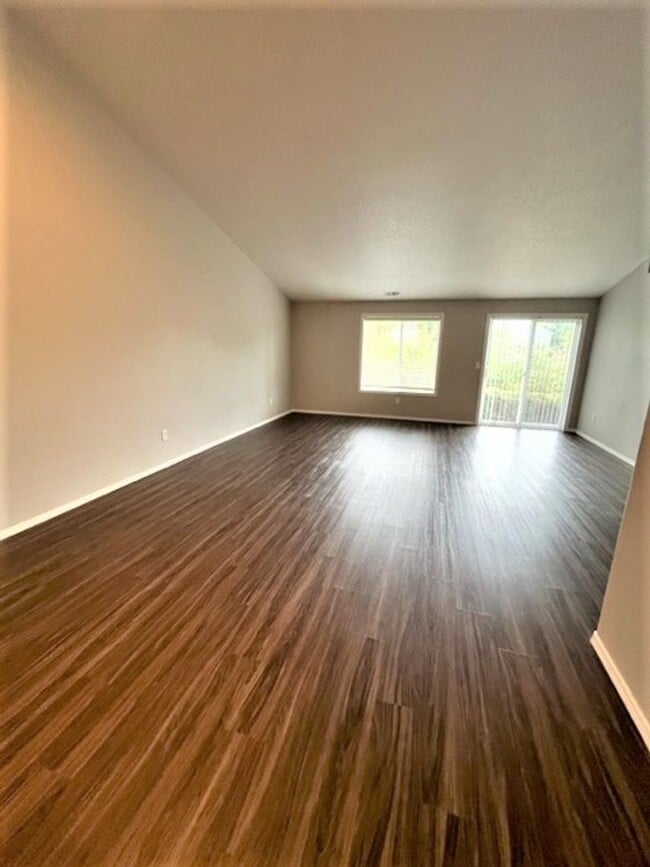 Building Photo - Beautiful 4BR/2BA Single-Level Home in Heart of McMinnville