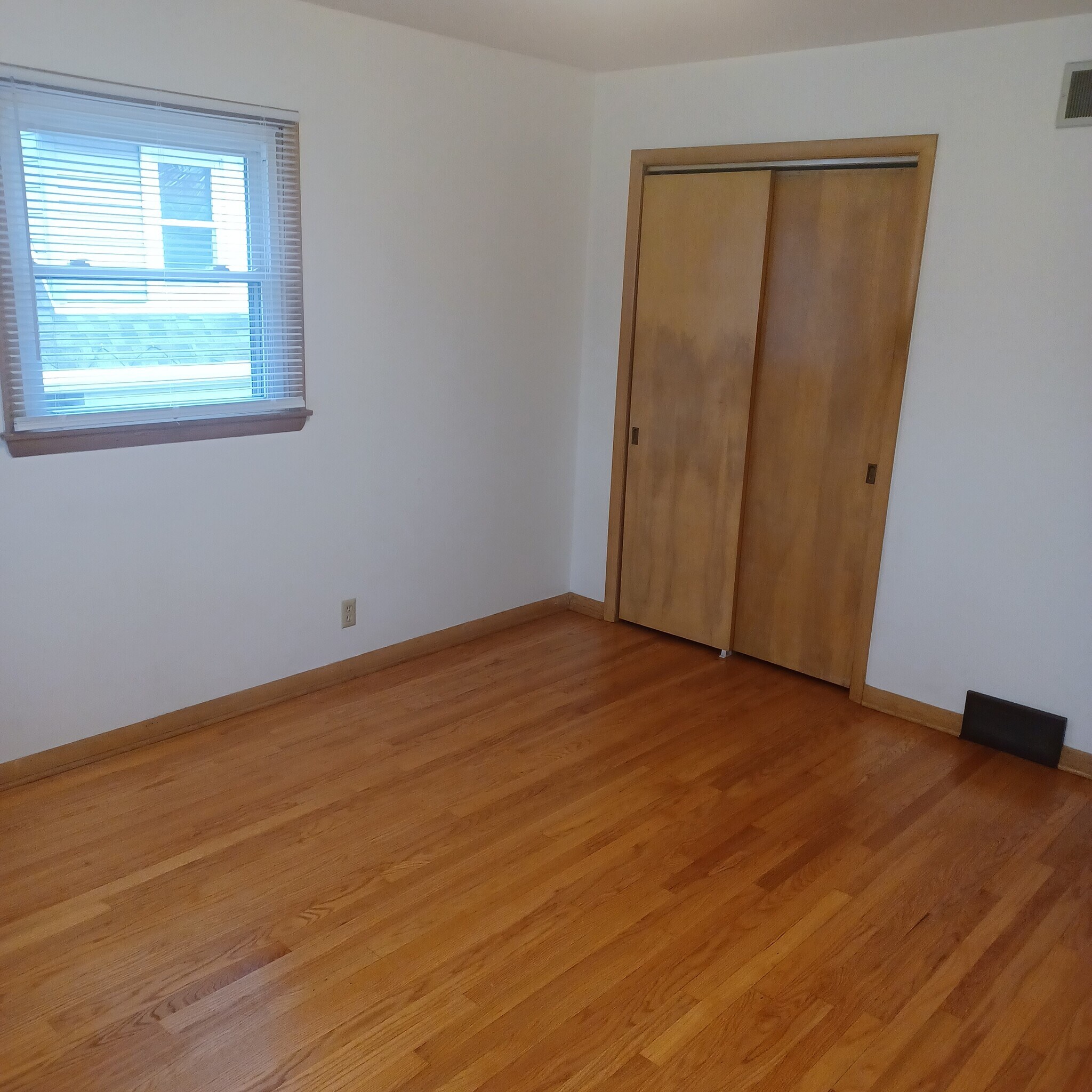 Building Photo - 2172 S 66th St