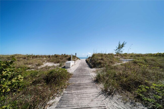 Building Photo - 155 Ocean Ln Dr