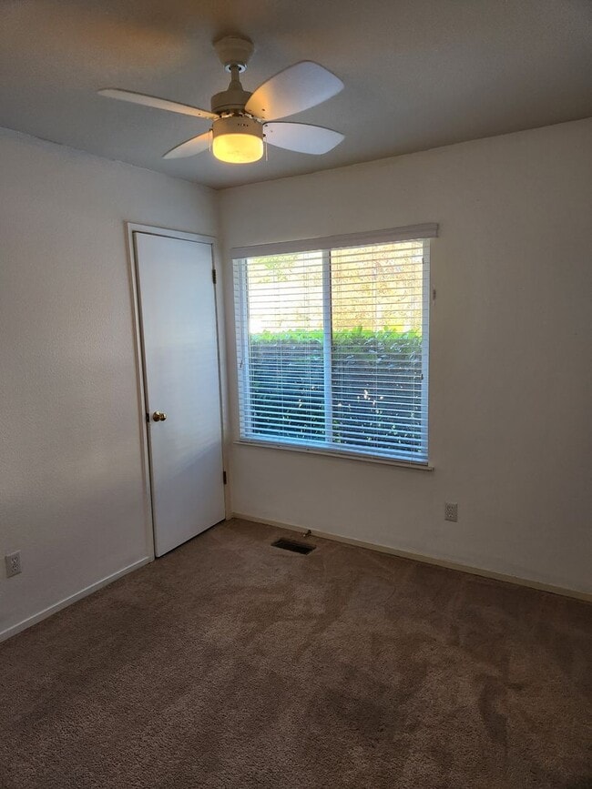 Building Photo - Rincon Valley 4 Bedroom, 2 Bathrooms w/Pool Great Santa Rosa Neighborhood