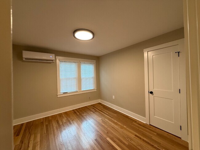 Building Photo - 1214 Catawba St