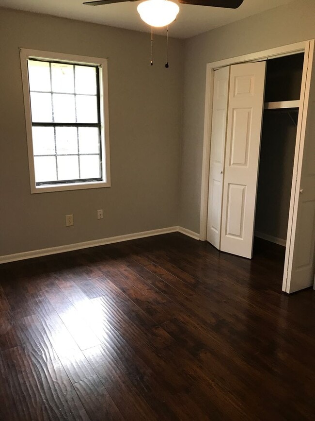 Building Photo - 304 Latin Dr