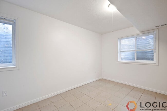 Building Photo - 126 W 475 S