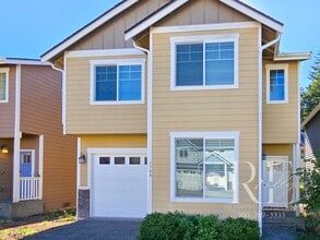 Building Photo - Effortless Elegance in Caldart Heights, Po...