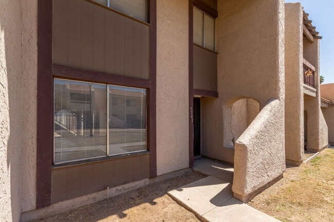 Building Photo - 5742 N 43rd Dr