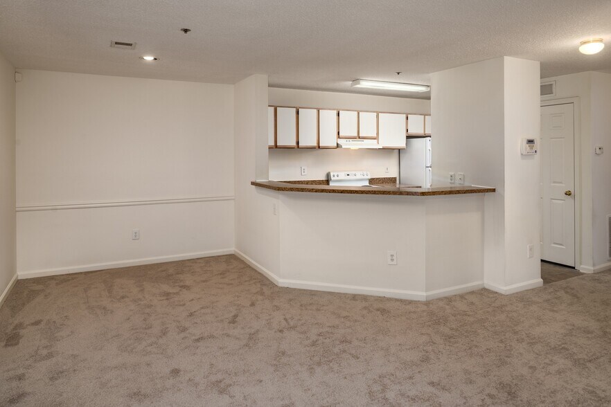 Building Photo - Wesley Hampstead Apartments at Douglasville