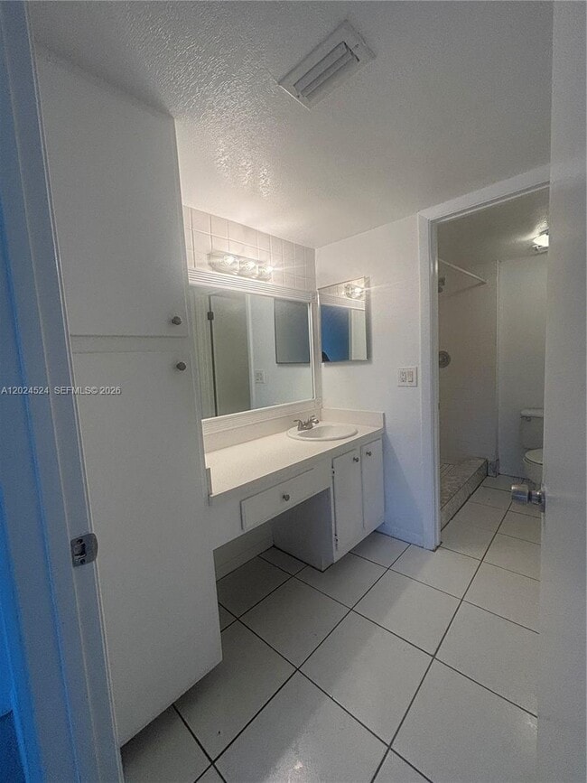 Building Photo - 6552 Arleigh Ct