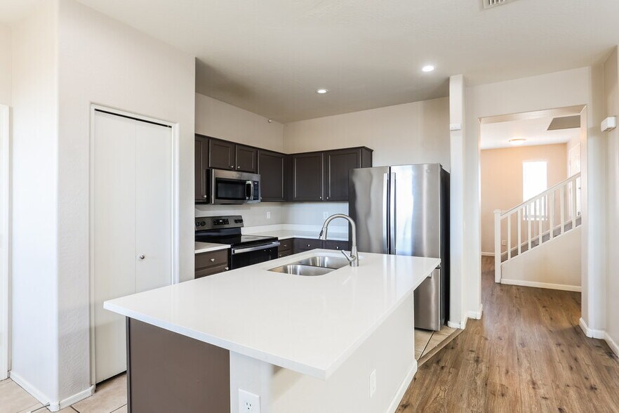 Building Photo - 5211 Burton Dr