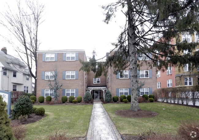 Primary Photo - Montclair Mews