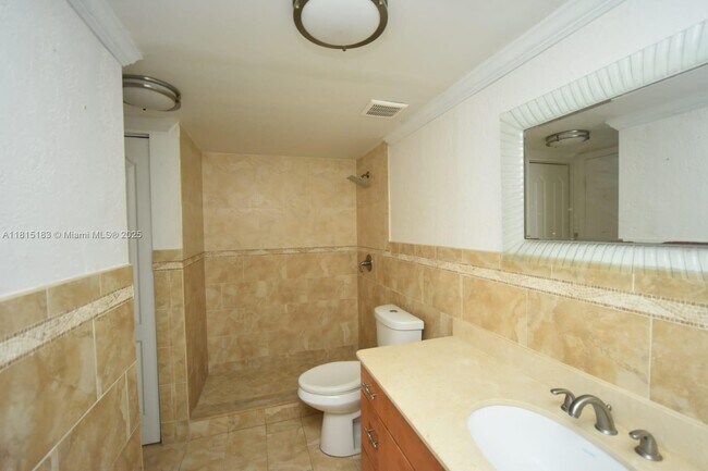 Building Photo - 1750 W 56th St