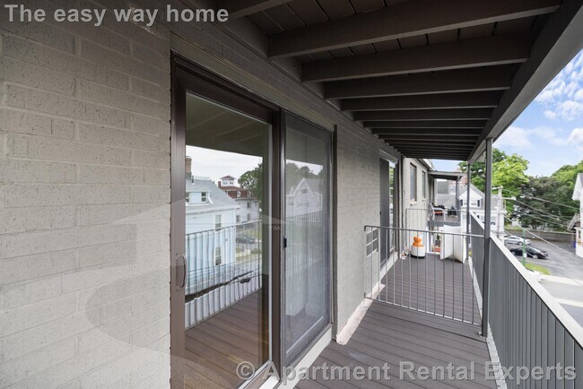 Building Photo - 134 Summer St